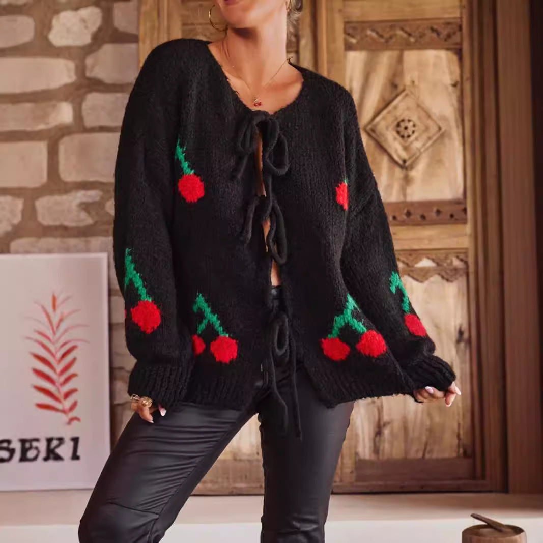 Damen Strickjacke mit verspieltem Kirschmotiv und einzigartiger Bindefront EB