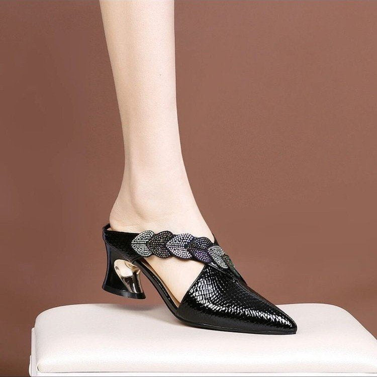 Damen Slingback-Pump mit dekorativem Riemendesign und funkelnden Akzenten EB