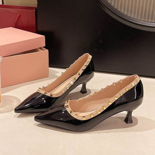 Damen elegante spitze Pumps mit funkelnden Pyramidendetails EB