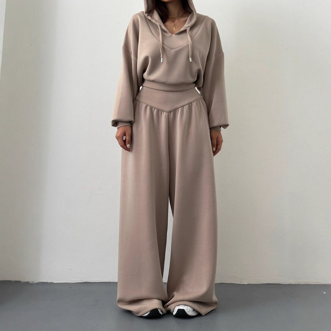 Damen nan luxuriöses Freizeitset Kapuzenpullover mit V-Ausschnittdetail und Culotte mit hoher Taille EB