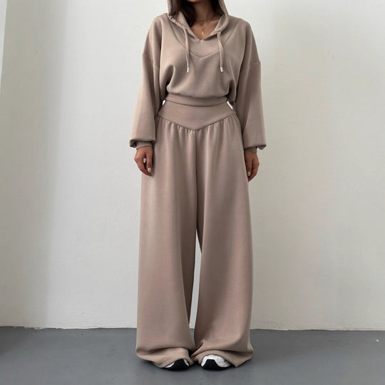 Damen nan luxuriöses Freizeitset Kapuzenpullover mit V-Ausschnittdetail und Culotte mit hoher Taille EB
