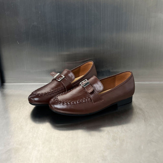 Damen Elegante Mokassins aus hochwertigem Leder mit stilvoller Schnallenverzierung EB