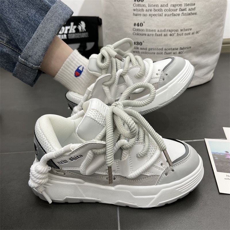 Damen Sportliche Chunky-Sneaker mit innovativem Schnürsystem und rutschfester Sohle EB