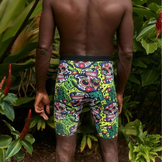 Herren Badeshorts mit kreativem Totenkopf-Design und elastischem Bund EB