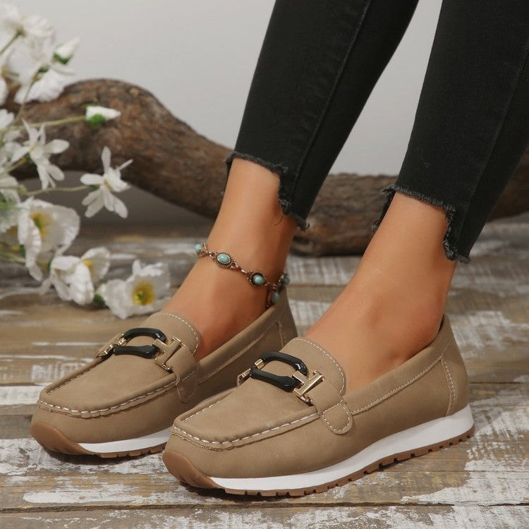Damen Mokassin-Slipper mit Ziermetall-Bit und dämpfender Profilsohle EB