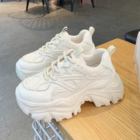 Damen Sportliche Sneaker mit atmungsaktiver Mesh-Oberfläche EB