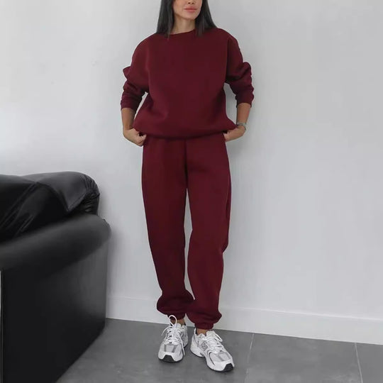 Damen nan minimalistisches Cozy-Set aus schwerer French‑Terry mit weitem Rundhals-Pullover und gerader Jogginghose EB