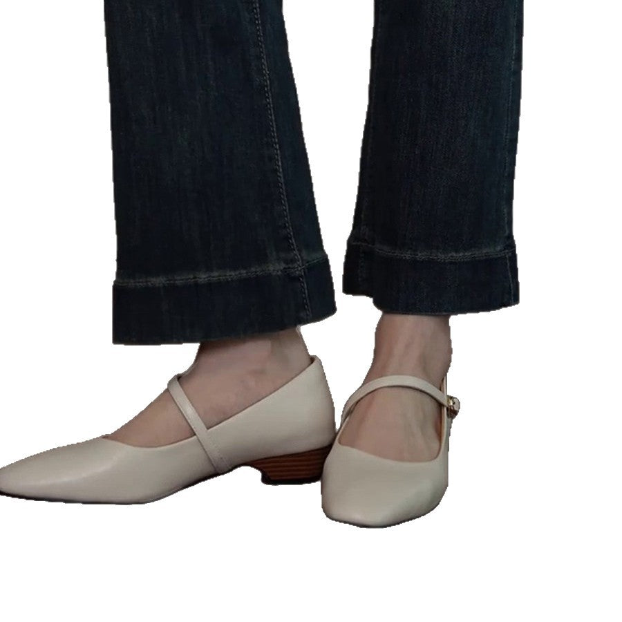 Damen spitz zulaufende Ballerinas mit elegantem Riemen und moderatem Blockabsatz EB