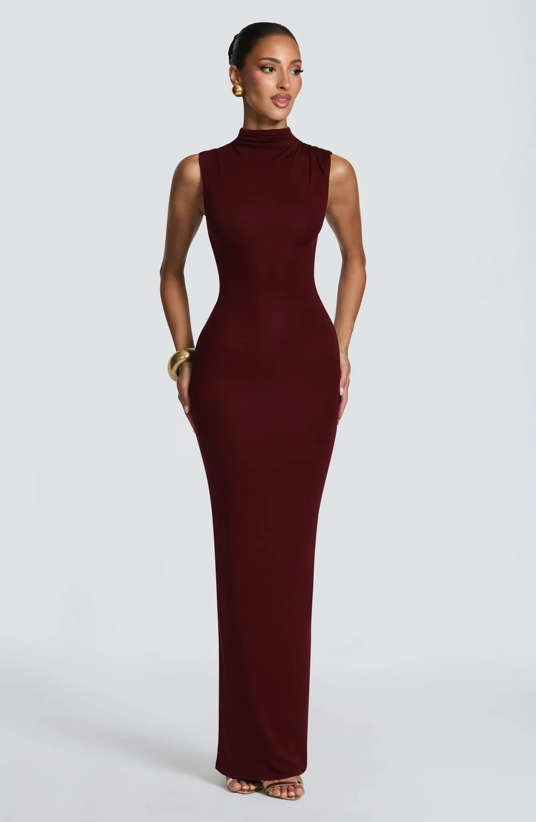 Damen Elegantes langes Kleid mit hohem Kragen und figurbetonter Silhouette EB