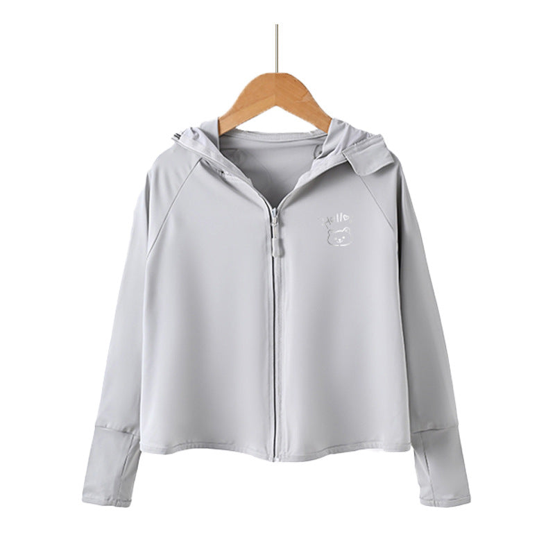 Damen leichte Sportjacke mit Kapuze und dezentem Motiv EB