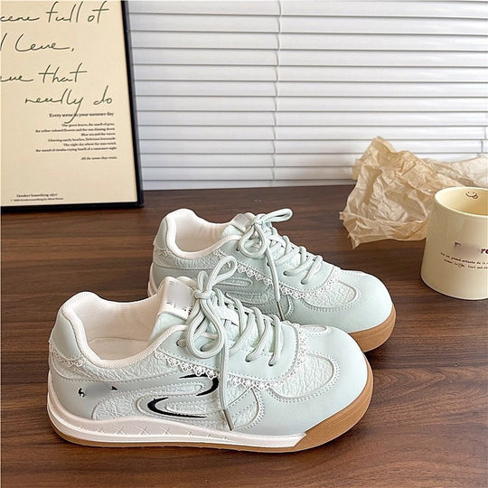 Damen Sneaker mit detailreicher Spitze und atmungsaktiver Struktur EB