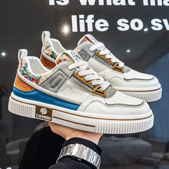 Herren stylische Plateausneaker mit gepolstertem Schaftkragen, geprägten Overlays und griffiger Plattformsohle EB
