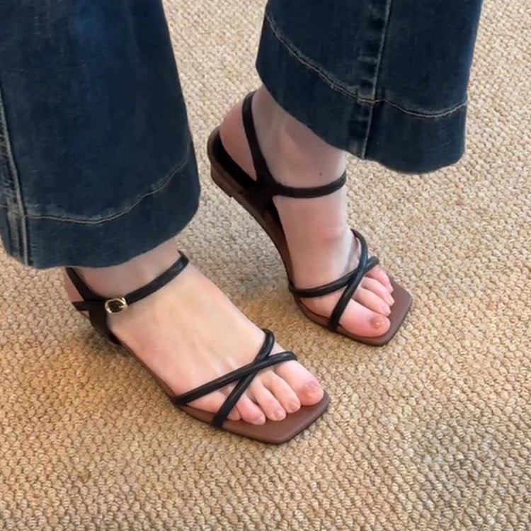 Damen elegante Strandsandalen mit verstellbaren Riemen und komfortablem Fußbett EB