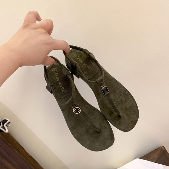 Damen Elegante Zehentrenner mit stilvollem Riemen und modischen Akzenten EB