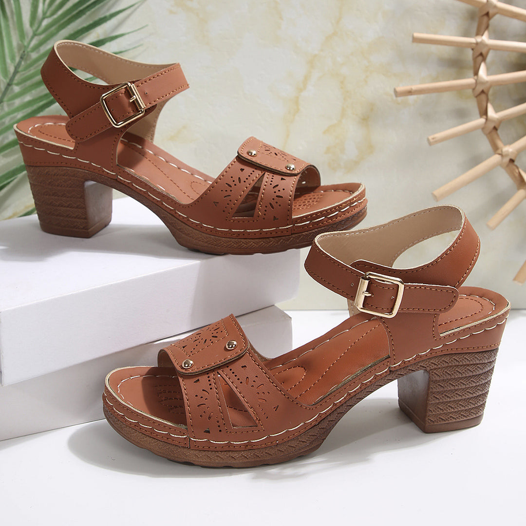 Damen elegante Sandalen mit verzierten Riemchen und Blockabsatz EB