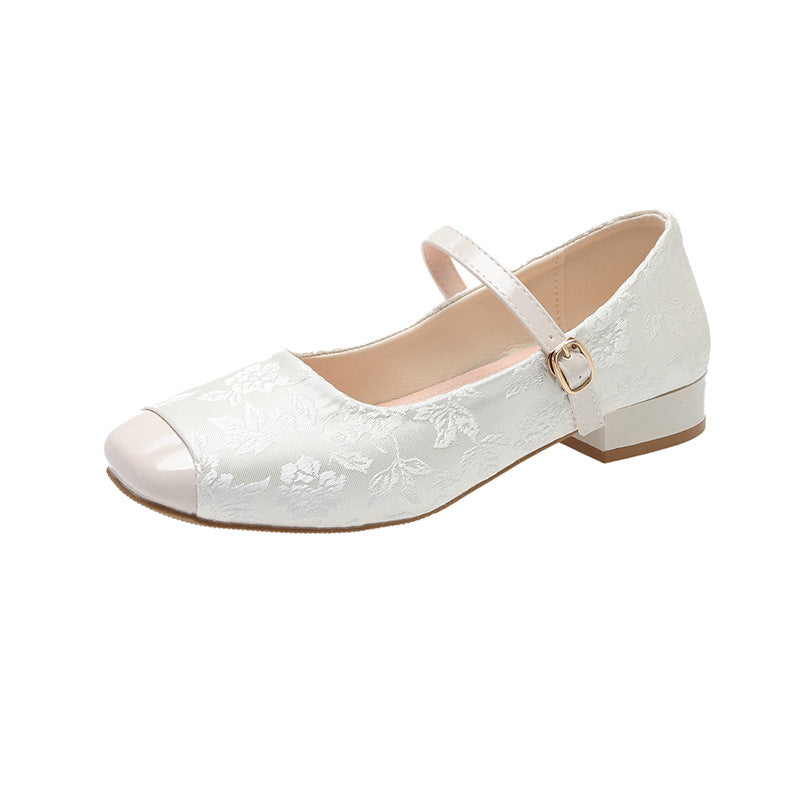 Damen Ballerina mit verstellbarem Riemen und glänzendem Zehenbereich EB