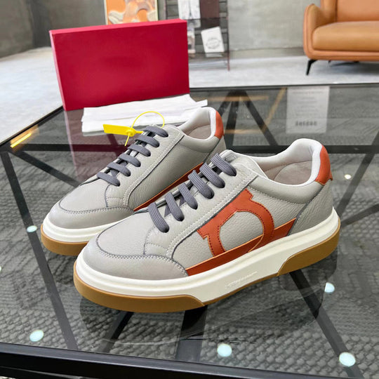 Damen Sportliche Sneakers mit hochwertiger Lederoberfläche und trendiger Designkombination EB