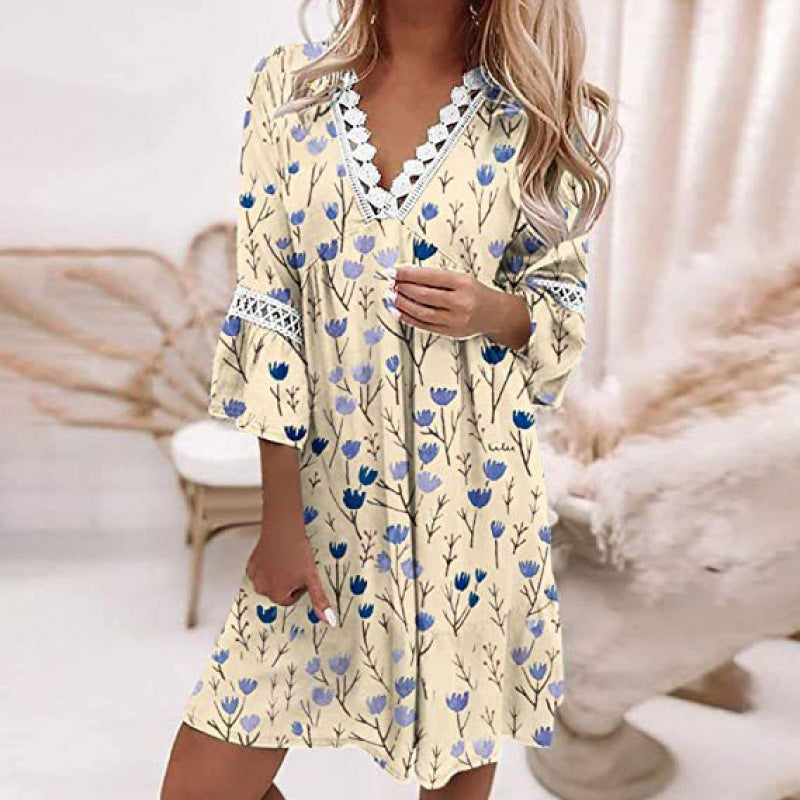 Damen Blumiges Tunika-Kleid mit Spitzenakzenten EB