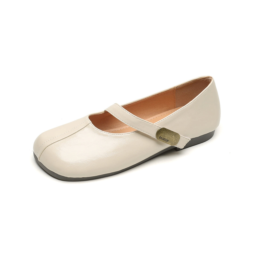 Damen Ballerinas mit elegantem Riemen und hochwertiger Lackoberfläche EB