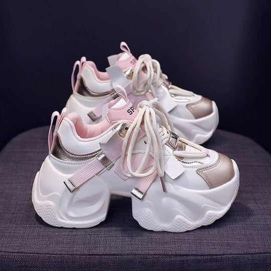 Damen Sportliche Sneaker mit innovativem Dämpfungssystem und futuristischem Design EB