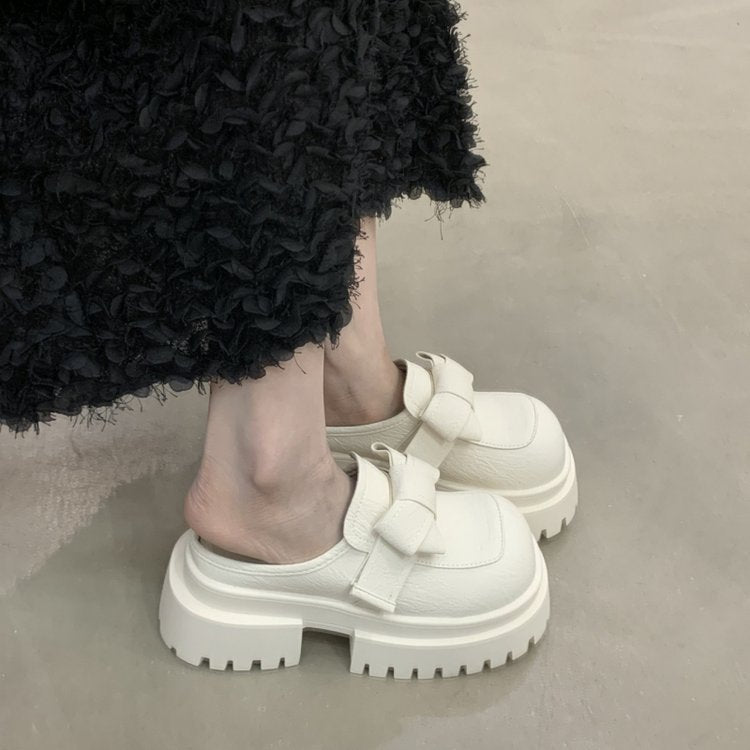 Damen Stilvolle Clogs mit trendigem Riemen und rutschfester Sohle EB