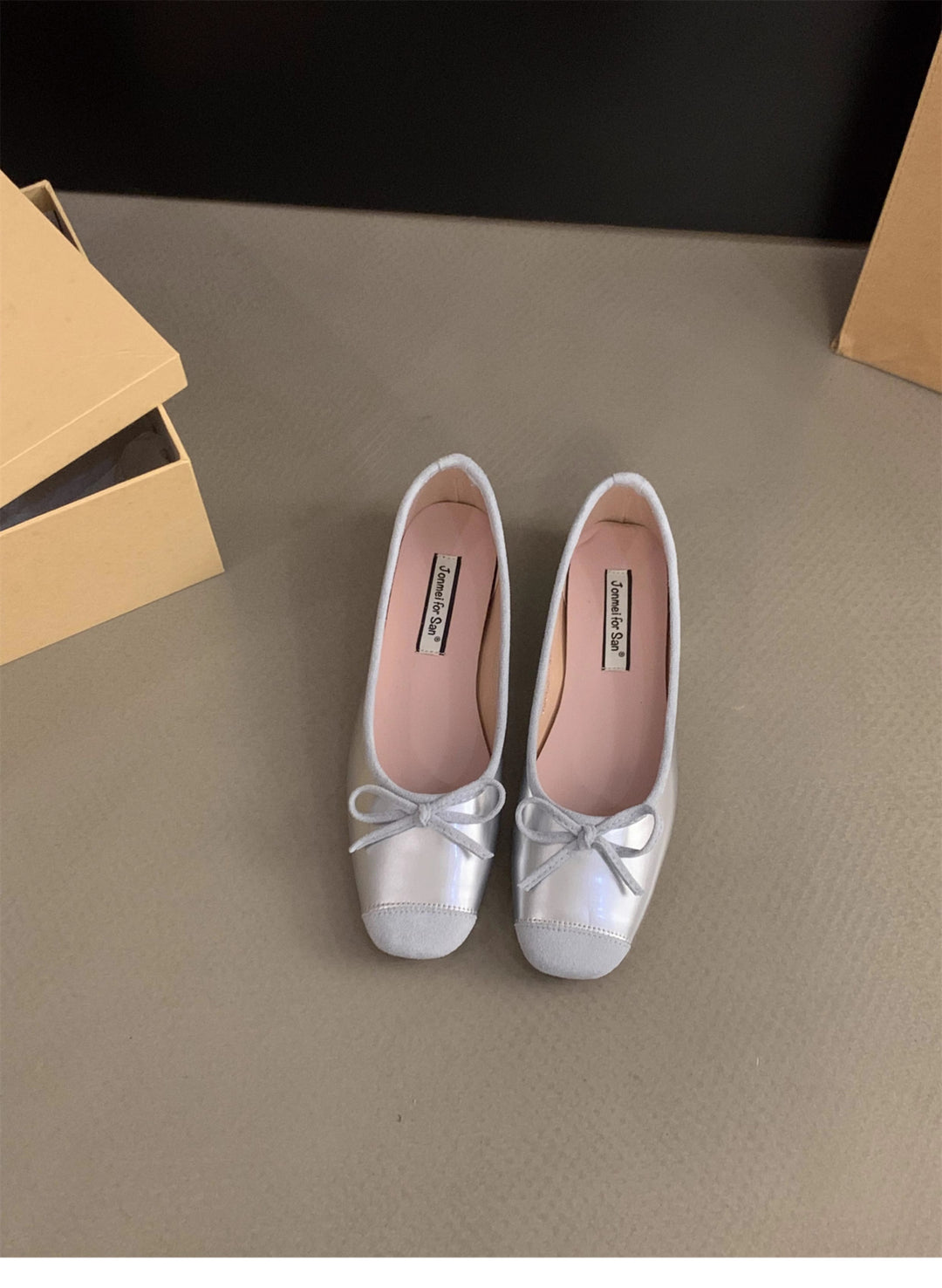 Damen Ballerinas mit eleganten Schleifen und glanzvoller Oberfläche EB