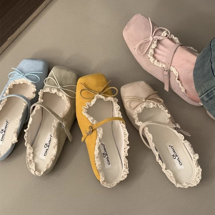 Damen elegante Ballerinas mit zartem Riemchen und Spitzenbesatz EB