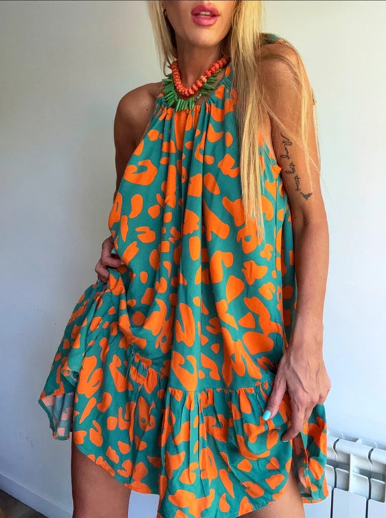 Damen Luftiges Sommerkleid mit asymmetrischem Saum und voluminösen Falten EB