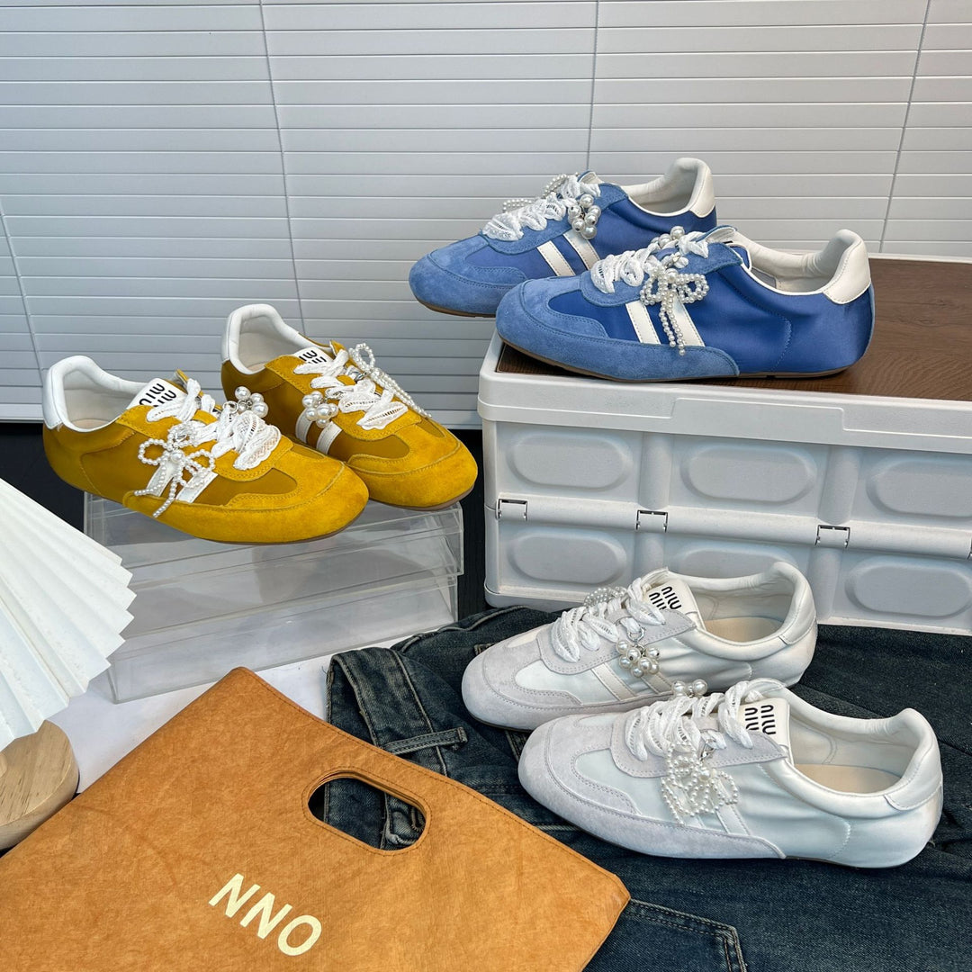 Damen elegante und modische Sneakers mit dekorativen Perlenapplikationen EB