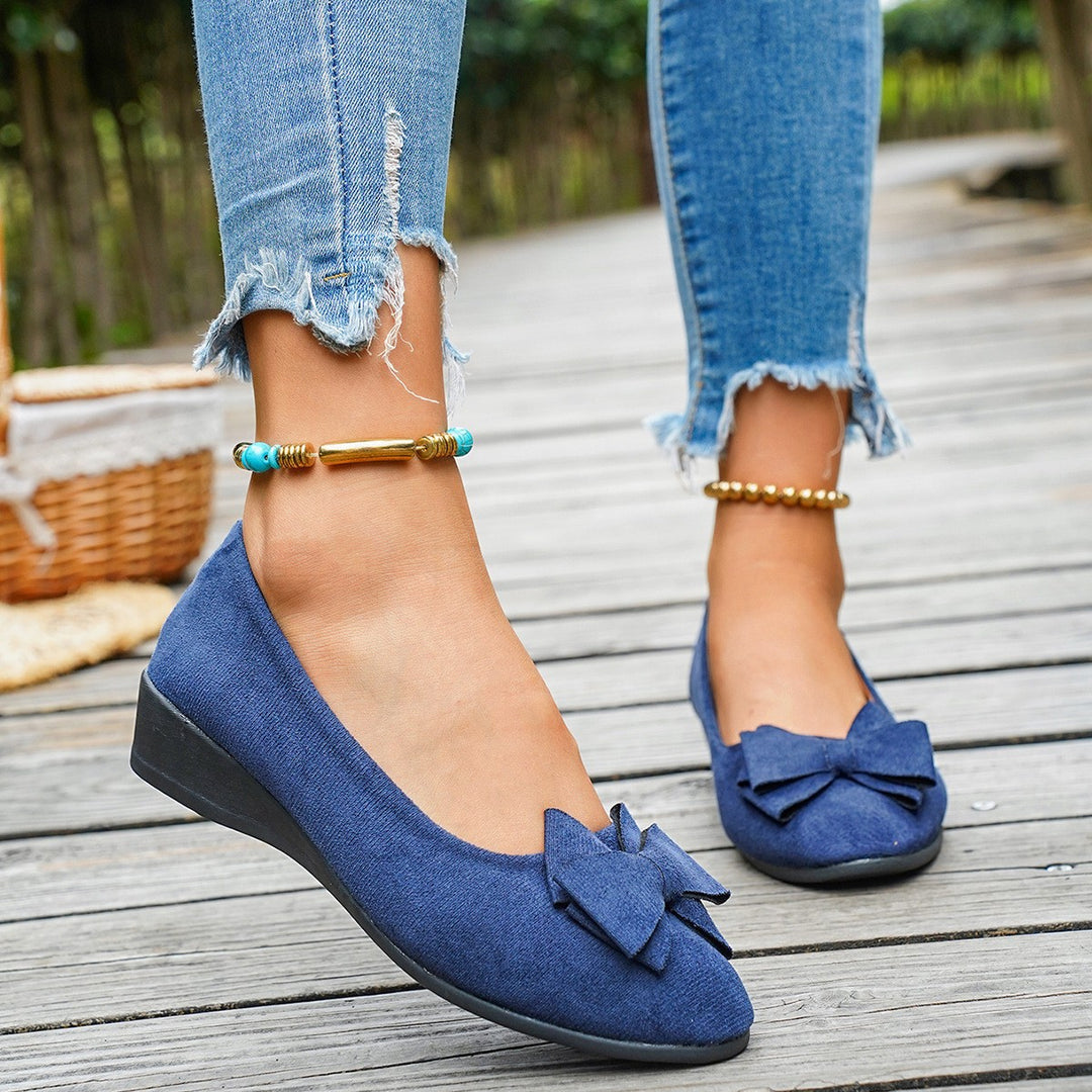 Damen  minimalistische Samt-Ballerina mit dekorativer Fußkette und ergonomischem Komfortfußbett EB