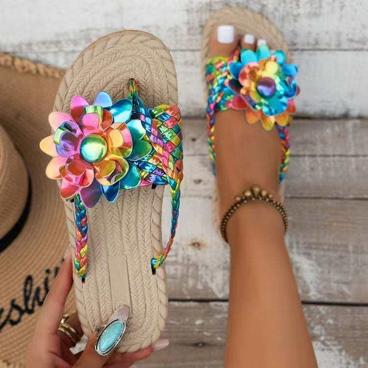 Damen modische Slide-Sandalen mit hochglänzendem Blumendetail EB