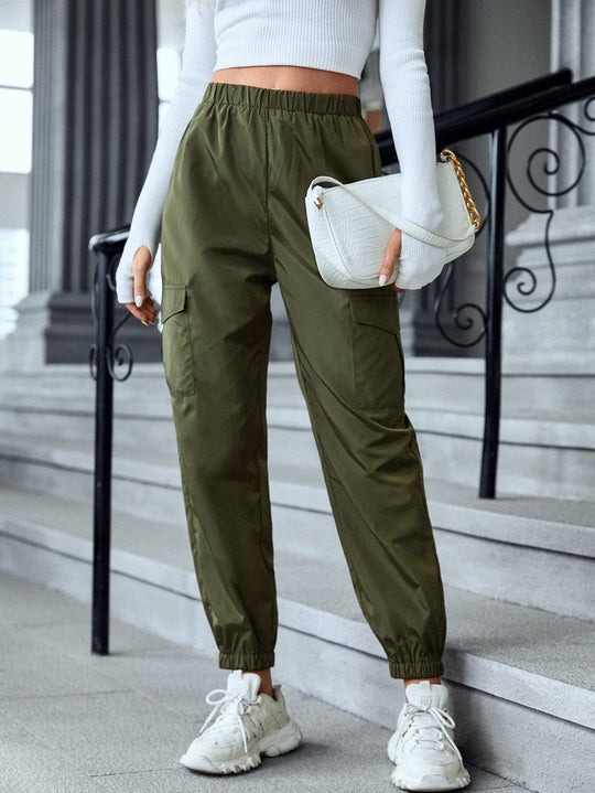 Damen Cargo-Hose im sportiven Design mit elastischem Bund und praktischen Taschen EB