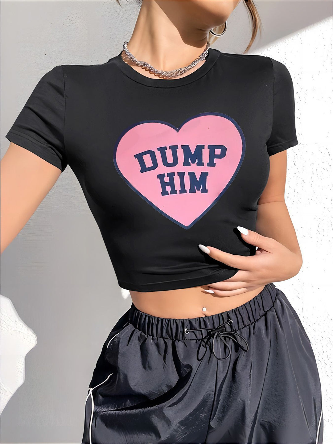 Damen Crop-T-Shirt mit auffälligem Statement-Print EB