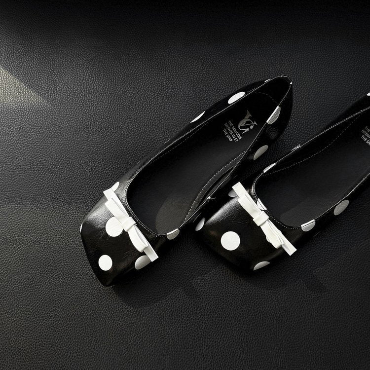 Damen elegante Ballerinas mit modischem Punktedesign und dekorativem Schleifendetail EB