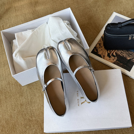 Damen Ballerinas mit elegantem Riemchen und schimmernder Oberflächenstruktur EB