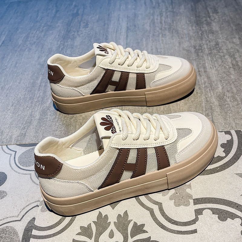 Damen Sportliche Sneakers mit durchlässigem Obermaterial und dämpfender Sohle EB