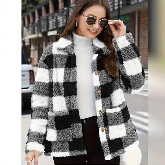 Damen nan gefütterte Karo Teddy-Fleece Shacket mit Knopfleiste und aufgesetzten Taschen EB