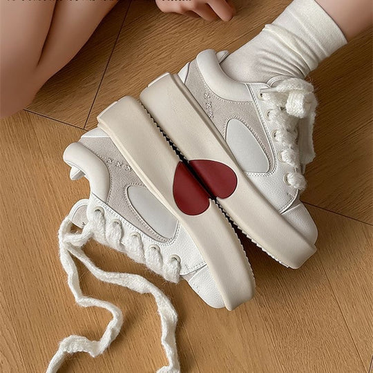 Damen modische Sneaker mit dämpfender Plateau-Sohle und stylischen Akzenten EB