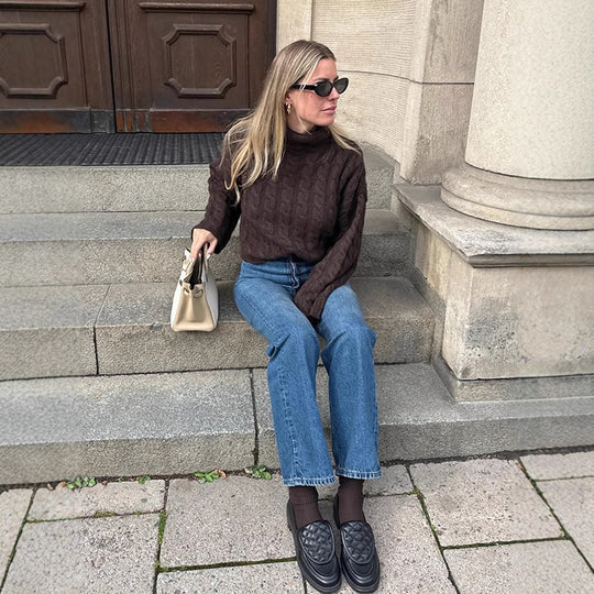 Damen modischer Rollkragenpullover aus strukturiertem Strickmaterial EB