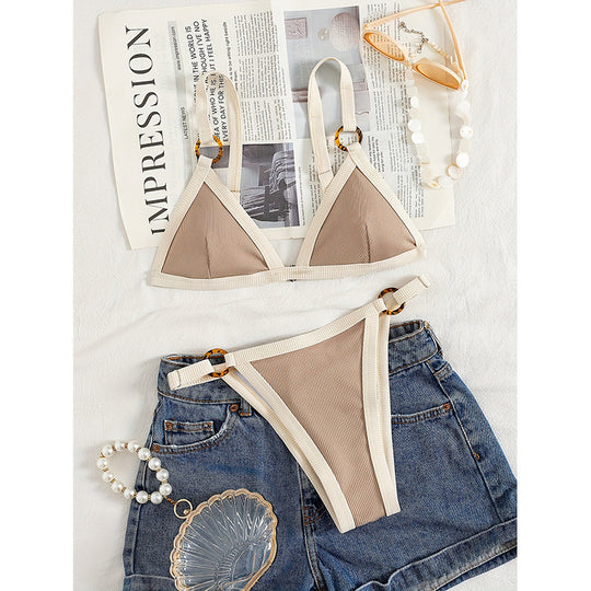 Damen Triangel-Bikini mit eleganten Ringdetails und verstellbaren Trägern EB
