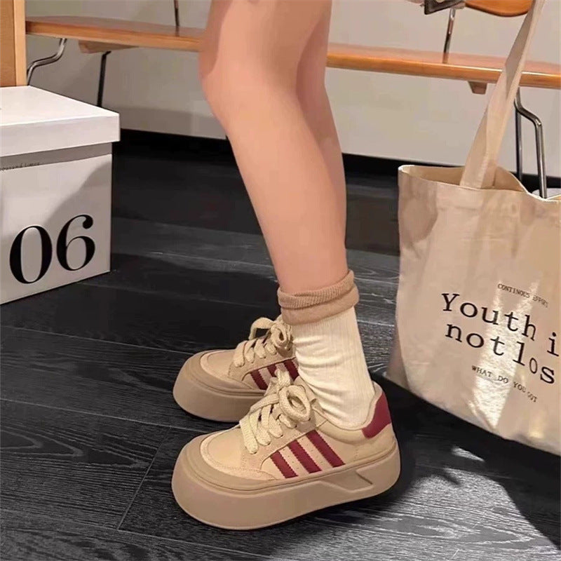 Damen Plattform-Sneaker mit strapazierfähigem Obermaterial und extrahoher Sohle EB