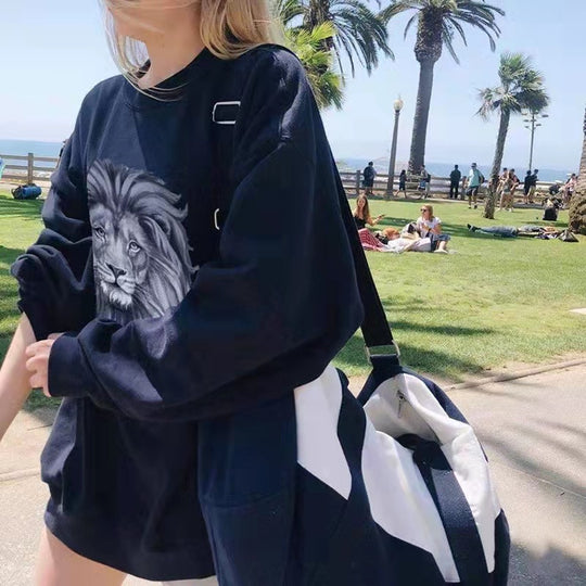 Damen nan oversized Sweatshirt mit fotorealistischem Löwenprint, Relaxed‑Fit und geripptem Rundhalsausschnitt EB