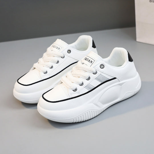 Damen Sneakers mit strukturiertem Obermaterial und rutschfester Sohle EB