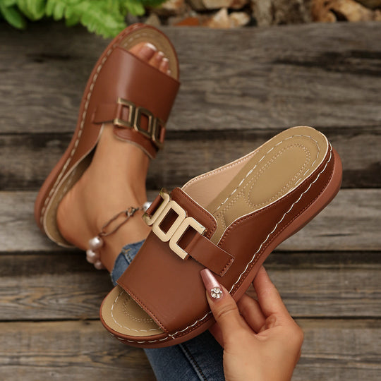 Damen Offene Mules mit modischer Schnallenapplikation EB