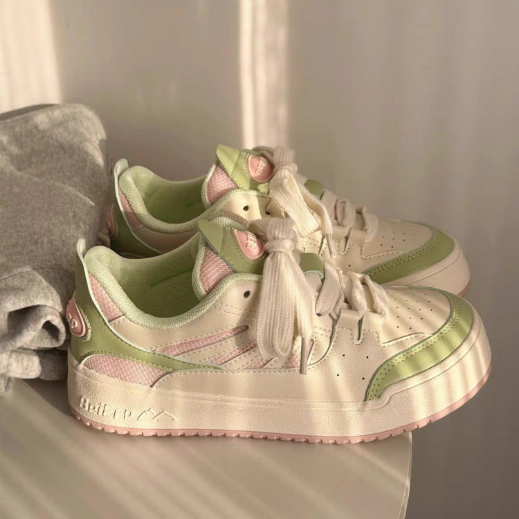 Damen Komfortable Sneakers im Retro-Stil mit perforierten Details EB