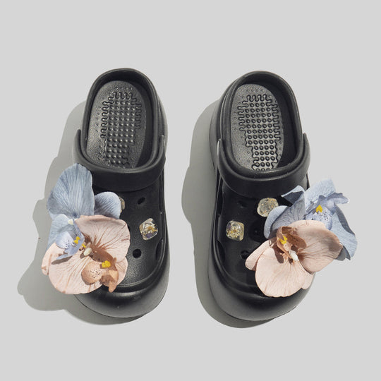 Damen Modische Clogs mit floralen Akzenten und eleganten Details EB