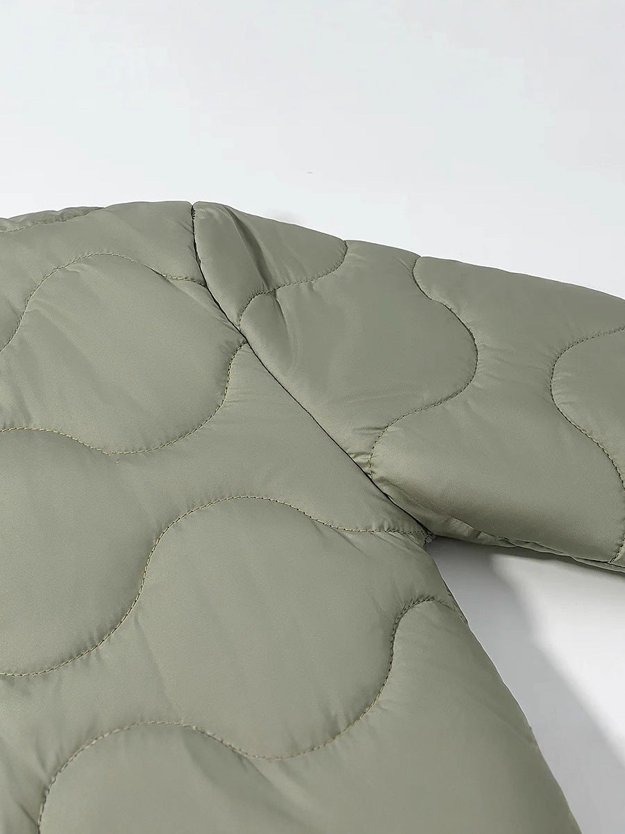 Damen gesteppte Übergangsjacke mit sanfter Stofftextur und praktischen Druckknöpfen EB