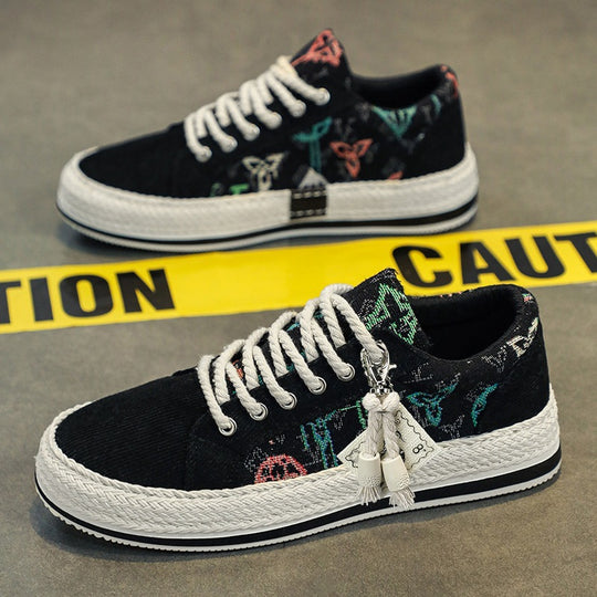 Damen bestickte Canvas‑Sneaker mit Quastenanhänger und geflochtener Plateausohle EB