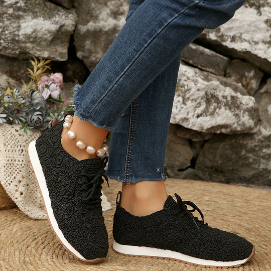 Damen Sneakers mit filigranem Häkeldesign und bequemem Fußbett EB