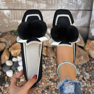Damen Flauscher Pantoletten mit eleganten Pom-Pom-Applikationen EB